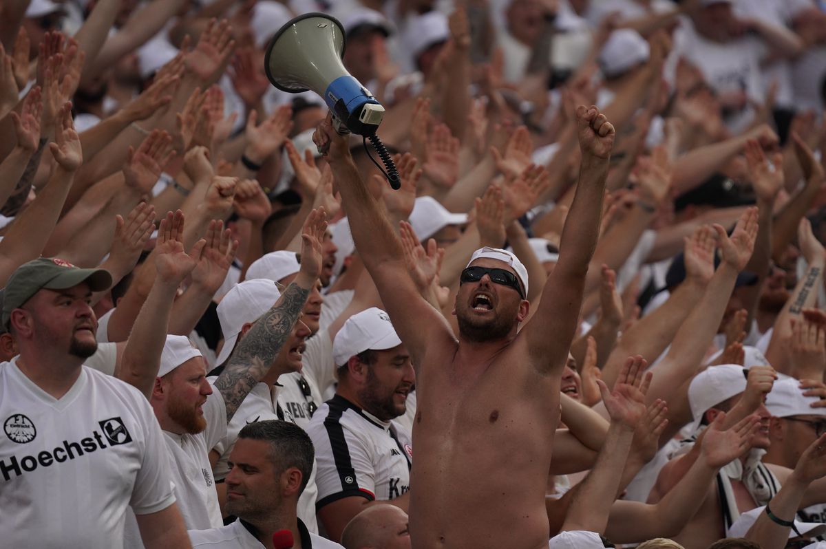 Cine e fotbalistul cu origini românești din echipa lui Eintracht Frankfurt » A înscris în finala Europa League și mărturisește: „Am izbucnit în lacrimi imediat”