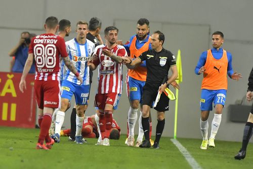 Nicușor Bancu (29 de ani, fundaș stânga) a primit o suspendare de 6 etape pentru cartonașul roșu încasat în manșa tur din semifinalele Cupei României dintre Universitatea Craiova și Sepsi, scor 0-1, scor 1-3 la general