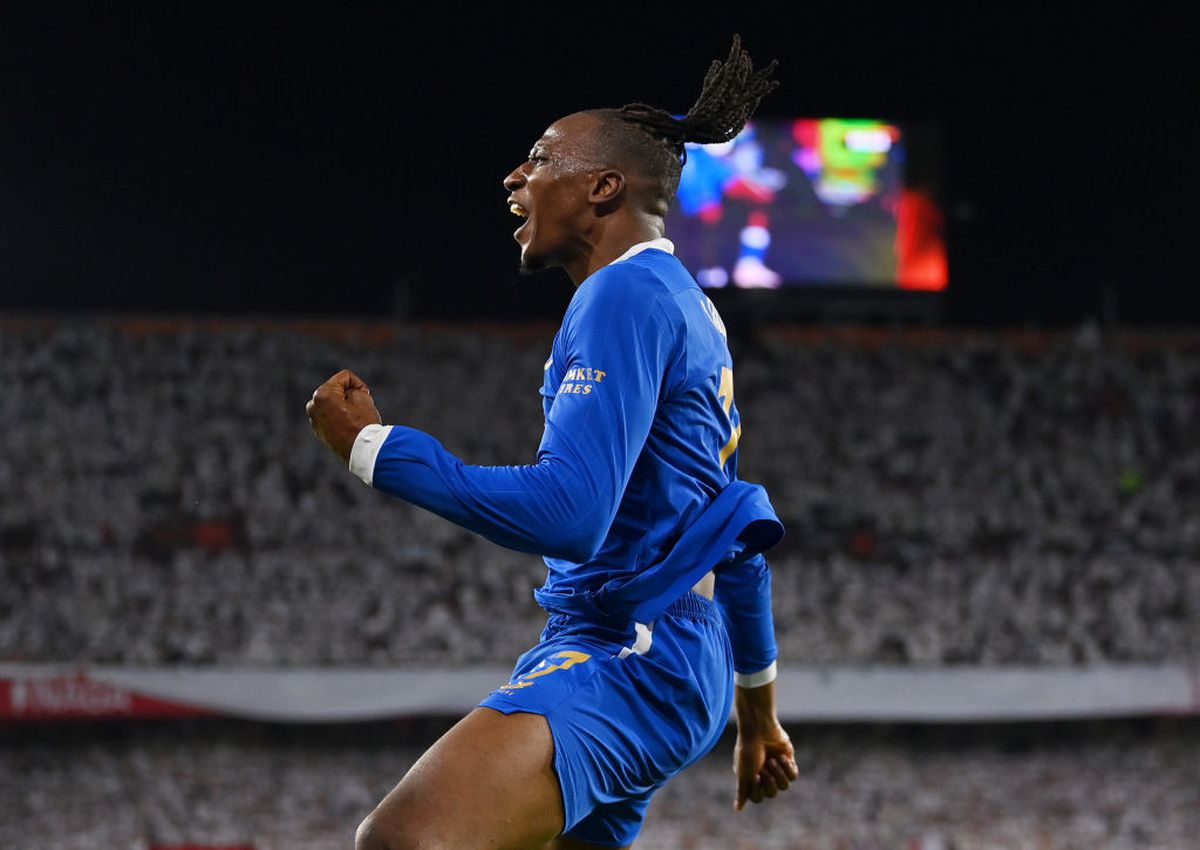 Cine e fotbalistul cu origini românești din echipa lui Eintracht Frankfurt » A înscris în finala Europa League și mărturisește: „Am izbucnit în lacrimi imediat”