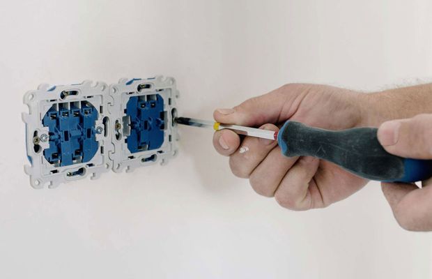 Cum poți să devii foarte ușor un profesionist în reparații electrice?