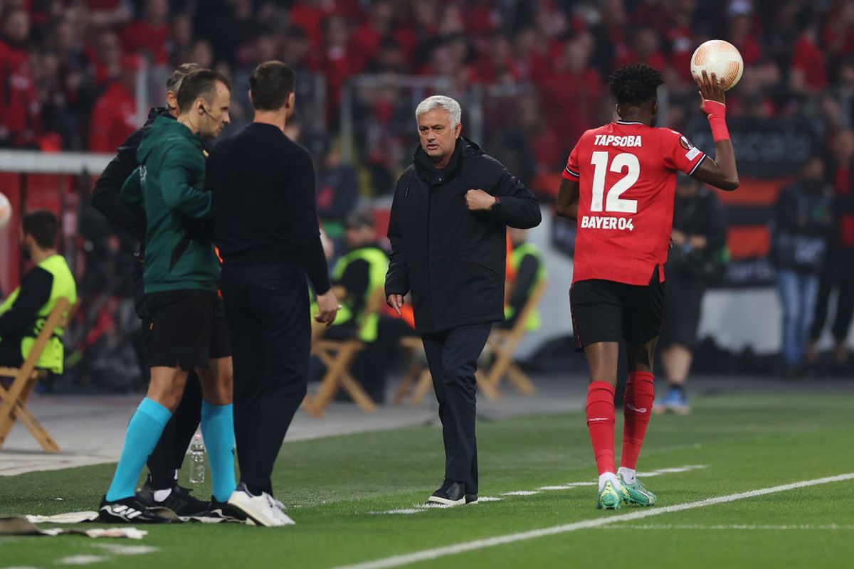 Decizie bizară în Sevilla - Juventus » VAR-ul a ratat un fault evident: „Dacă nu s-a schimbat regulamentul, trebuia penalty”