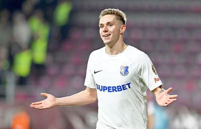 Răsturnare de situație! Ilie Dumitrescu l-a „citit” pe Louis Munteanu, atacantul dorit de FCSB și Rapid: „Acolo vrea să meargă”