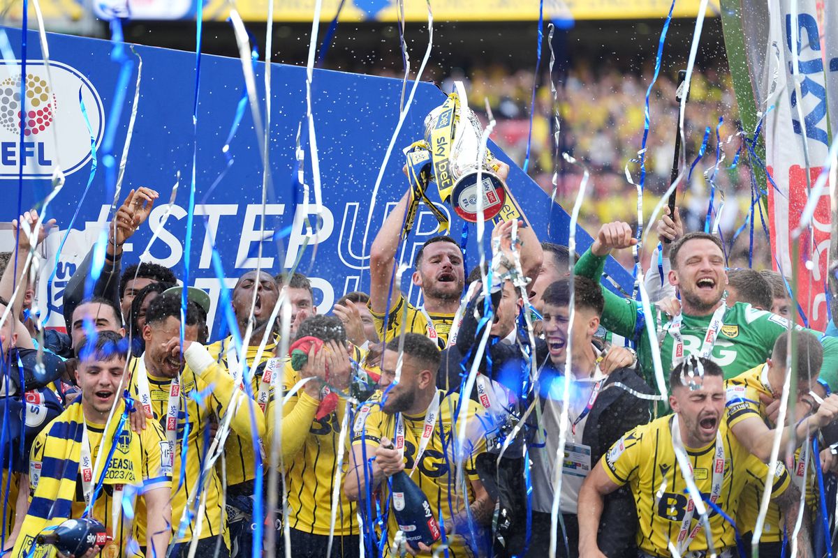 Oxford a promovat în Championship, după o pauză de 25 ani. 18.05.2024