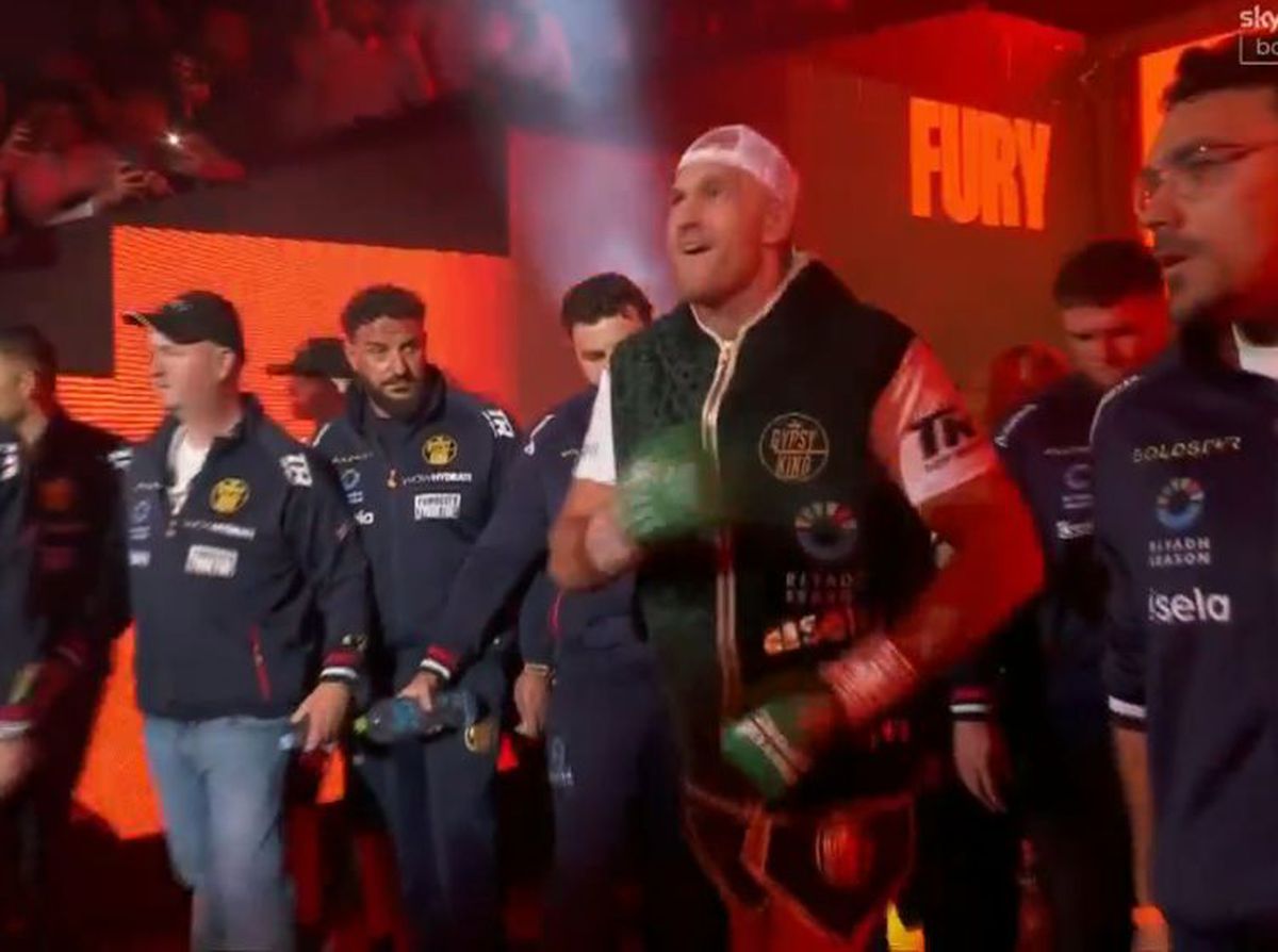 Oleksandr Usyk e campionul campionilor la categoria grea » Victorie printr-o decizie controversată în fața lui Fury! Urmează revanșa