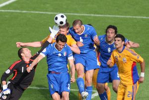 România la Euro 2008, în „Grupa morții” » Imaginile memorabile cu Cristi Chivu la imn, Adrian Mutu de la extaz la agonie, plus nedreptatea lui Ciprian Marica!