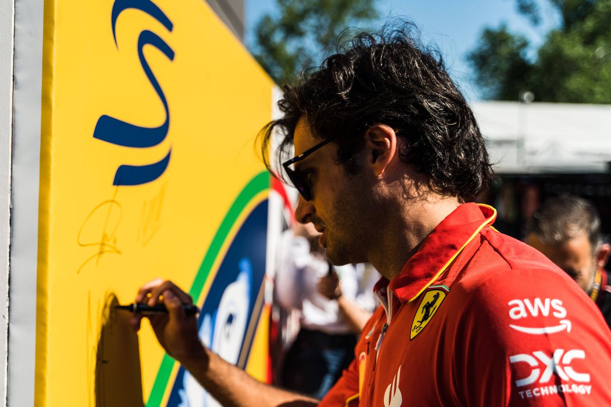 Charles Leclerc este încrezător că poate „rupe” ghinionul de la Monaco: „Obișnuiam să merg cu autobuzul spre școală pe aceste străzi”