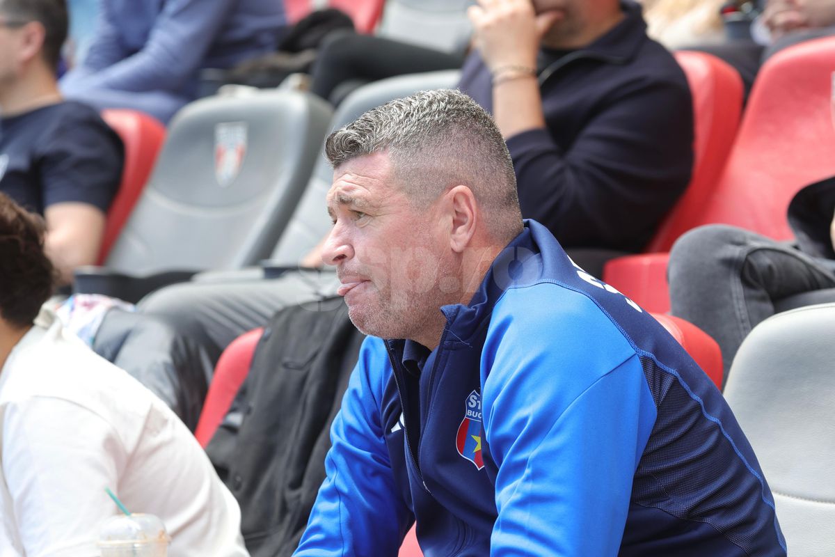 Victor Pițurcă, la Steaua - Reșița