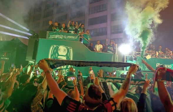 Sporting Lisabona a câștigat titlul în Portugalia! Imagini de colecție, după o luptă palpitantă cu Benfica