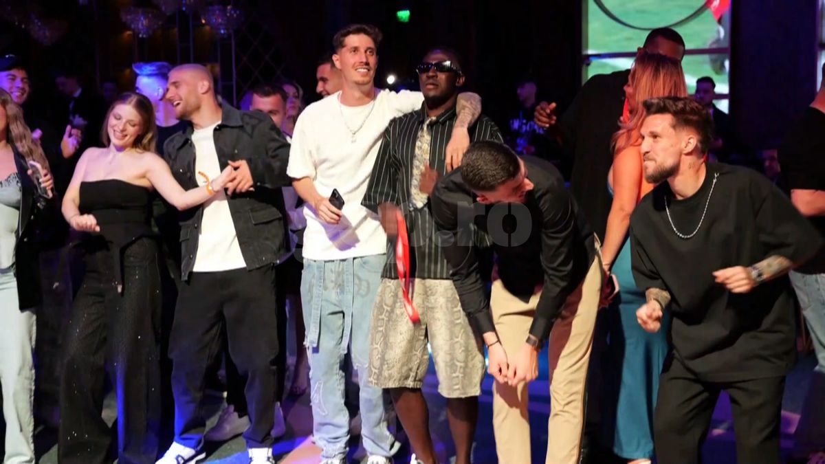 FCSB s-a mutat în club » Petrecere dezlănțuită a campionilor: imagini senzaționale cu MM, Chiricheș, Pintilii și Elias