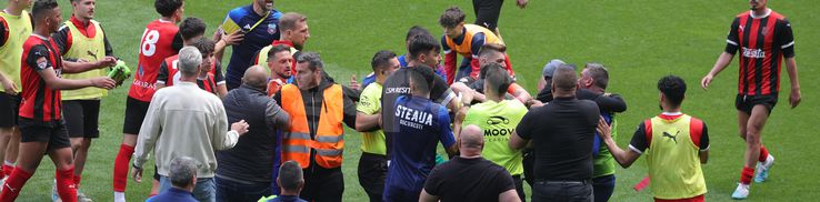 Scenele de la finalul partidei Steaua - Reșița, scor 0-2 / Foto: GSP