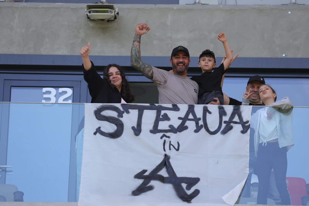„Aici e Steaua!” » 3 detalii din Ghencea, de la Steaua - CSM Reșița: ce făcea Victor Pițurcă în lojă și cum arată la 69 de ani + mesajele ostile ale ultrașilor