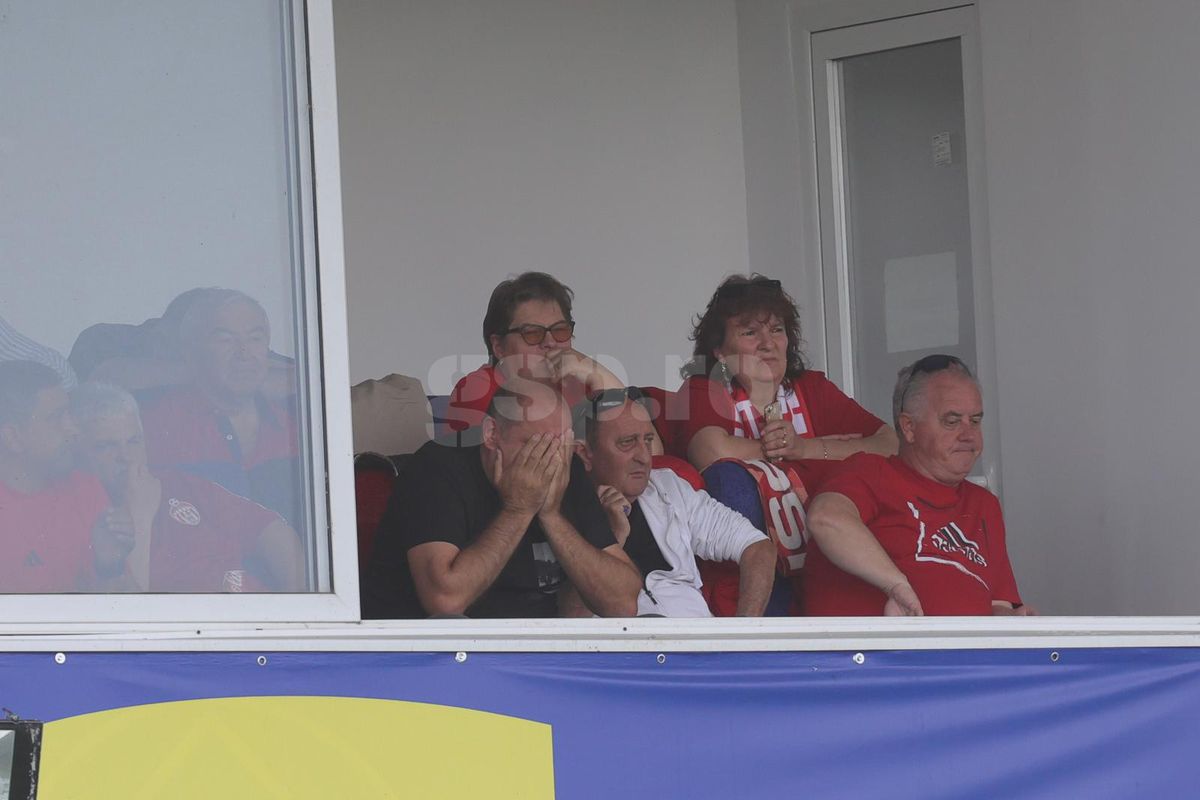 Laszlo Dioszegi, devastat în tribune la meciul care a consemnat retrogradarea lui Sepsi! Imaginile durerii la Clinceni