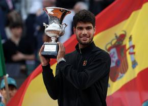 Carlos Alcaraz a câștigat turneul de la Roma învingându-l în finală pe Jannik Sinner
