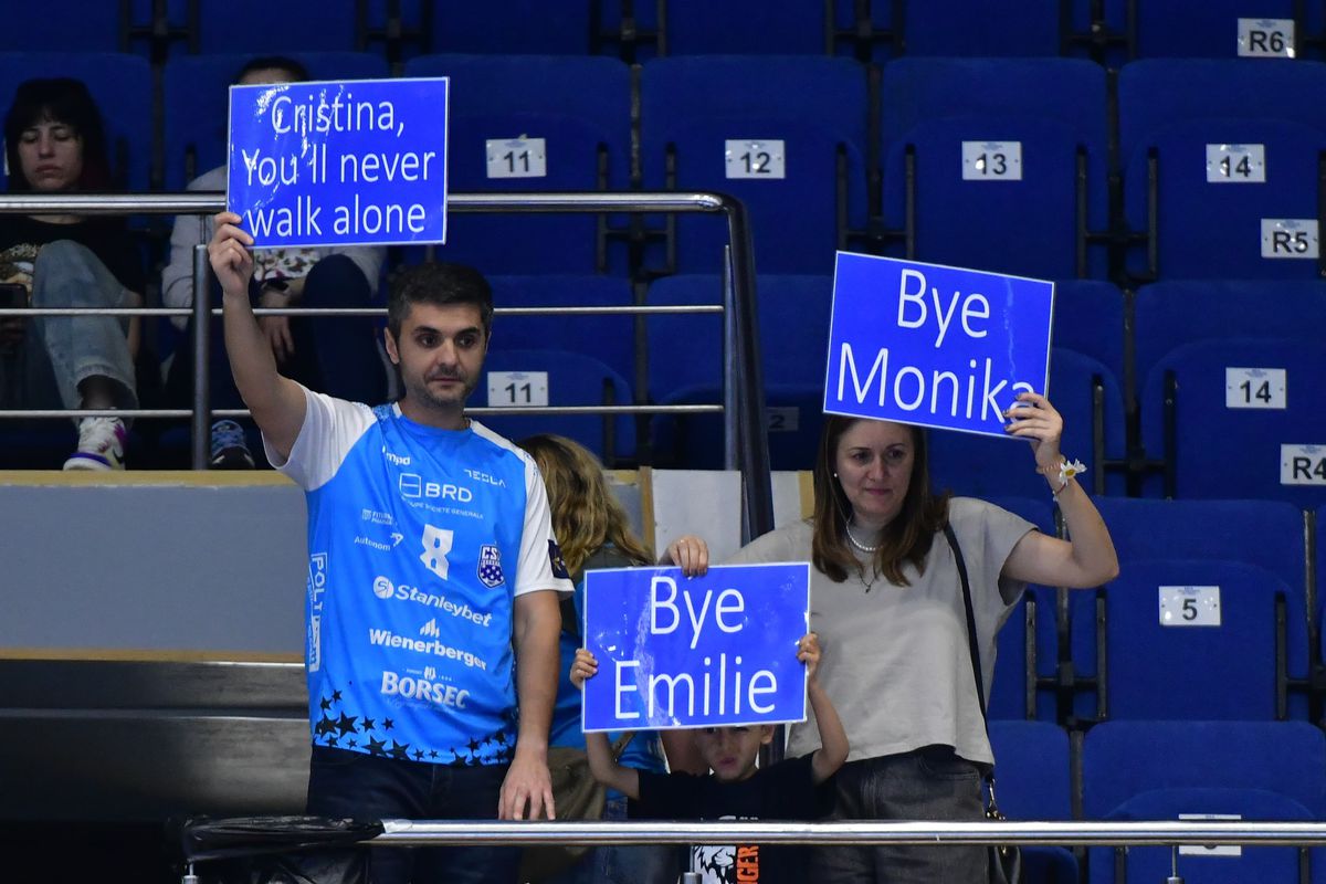 „Thank you, Cristina!” » Neagu și-a încheiat oficial uriașa carieră! Cea mai mare handbalistă a României, omagiată de mii de fani