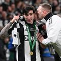 Sandro Tonali a câștigat cu Newcastle o Cupă a Ligii Angliei (2024/2025) // FOTO: Getty Images