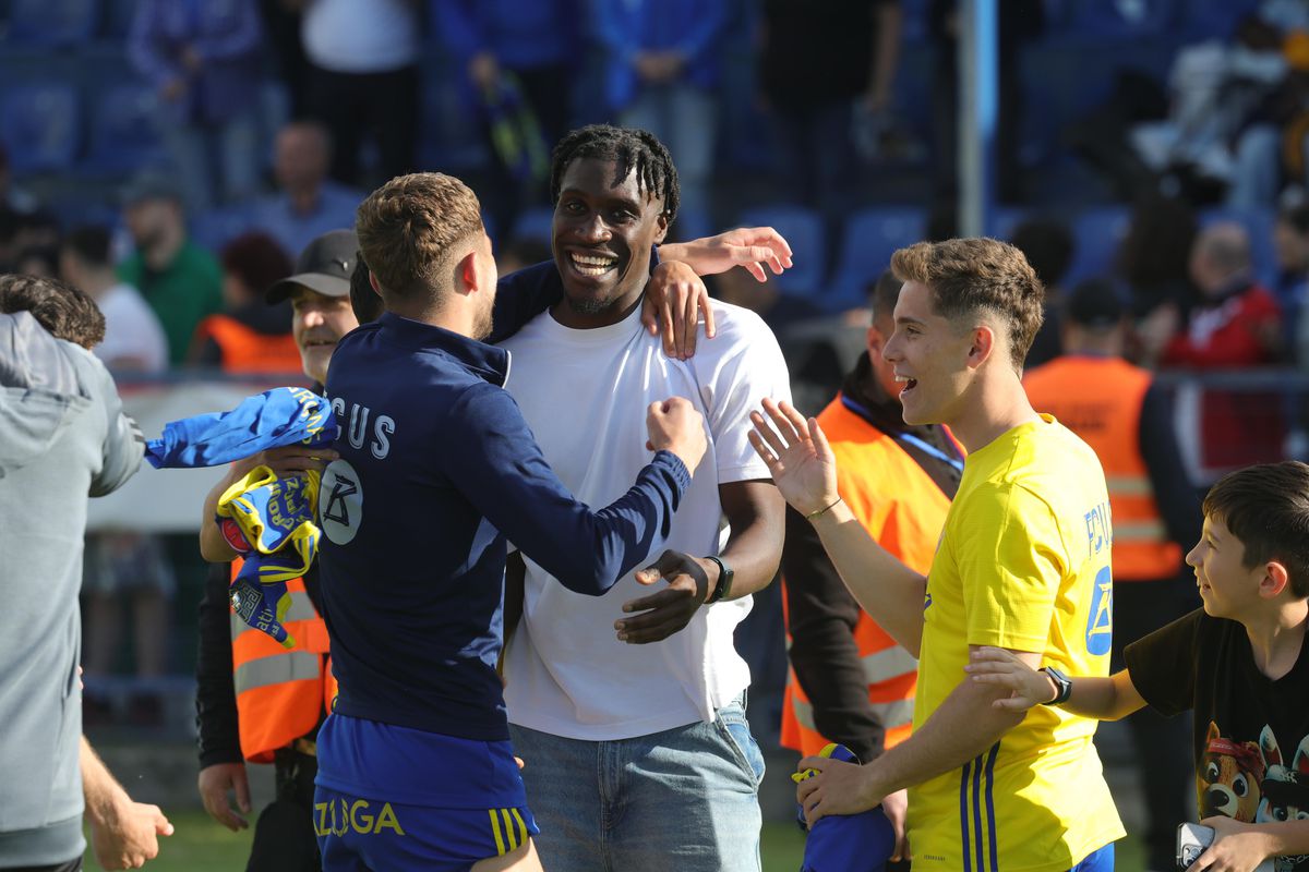 Proaspătul campion cu FCSB a mers la meciul de totul sau nimic din Superligă și a sărbătorit cu echipa câștigătoare!