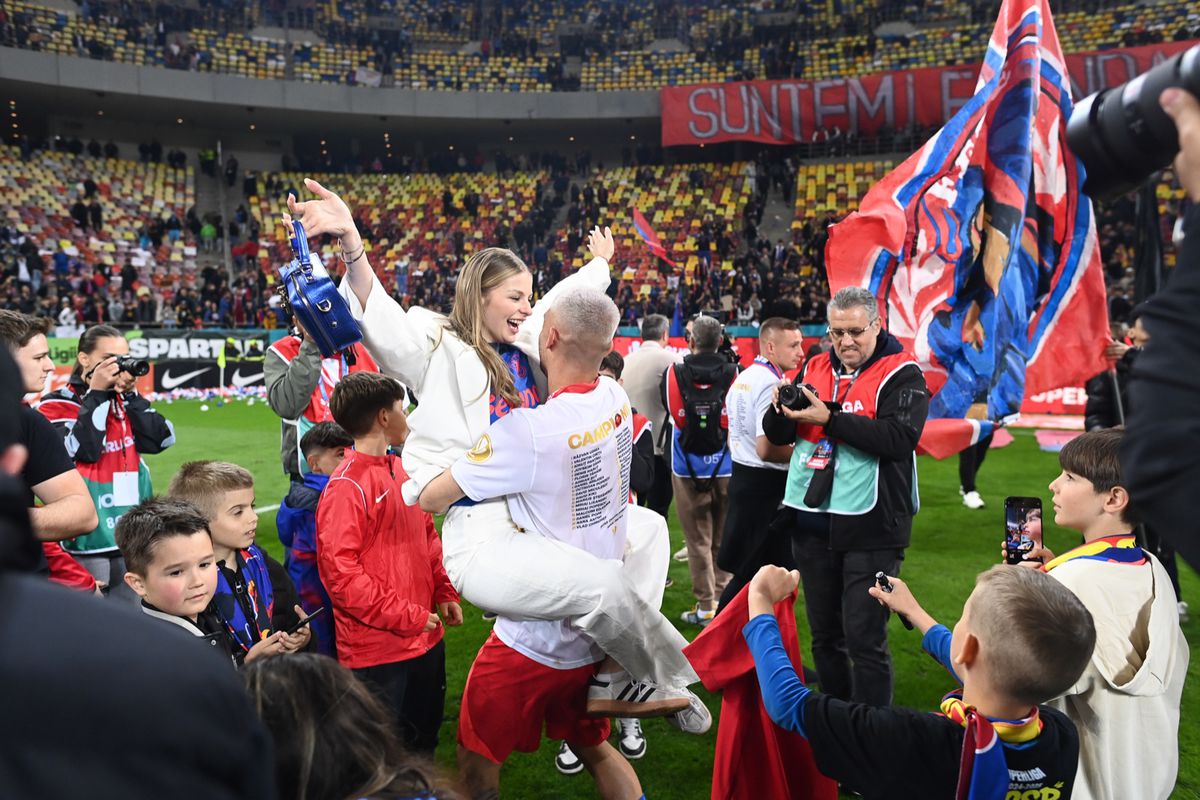 „Cea mai fericită de pe pământ!” » Antonia a întors toate privirile la petrecerea de titlu a celor de la FCSB