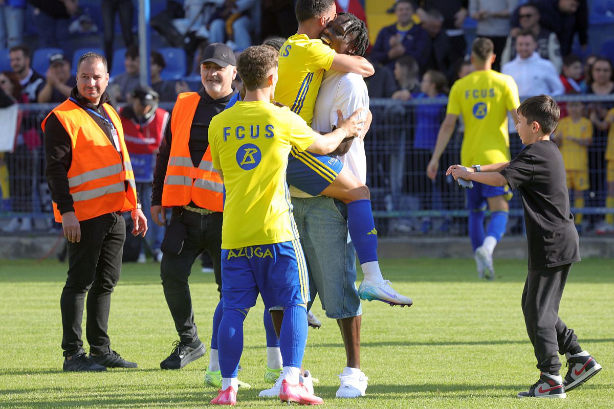 Proaspătul campion cu FCSB a mers la meciul de totul sau nimic din Superligă și a sărbătorit cu echipa câștigătoare!