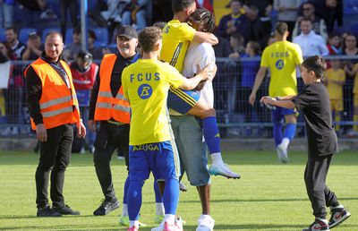 Proaspătul campion cu FCSB a mers la meciul de totul sau nimic din Superligă și a sărbătorit cu echipa câștigătoare!