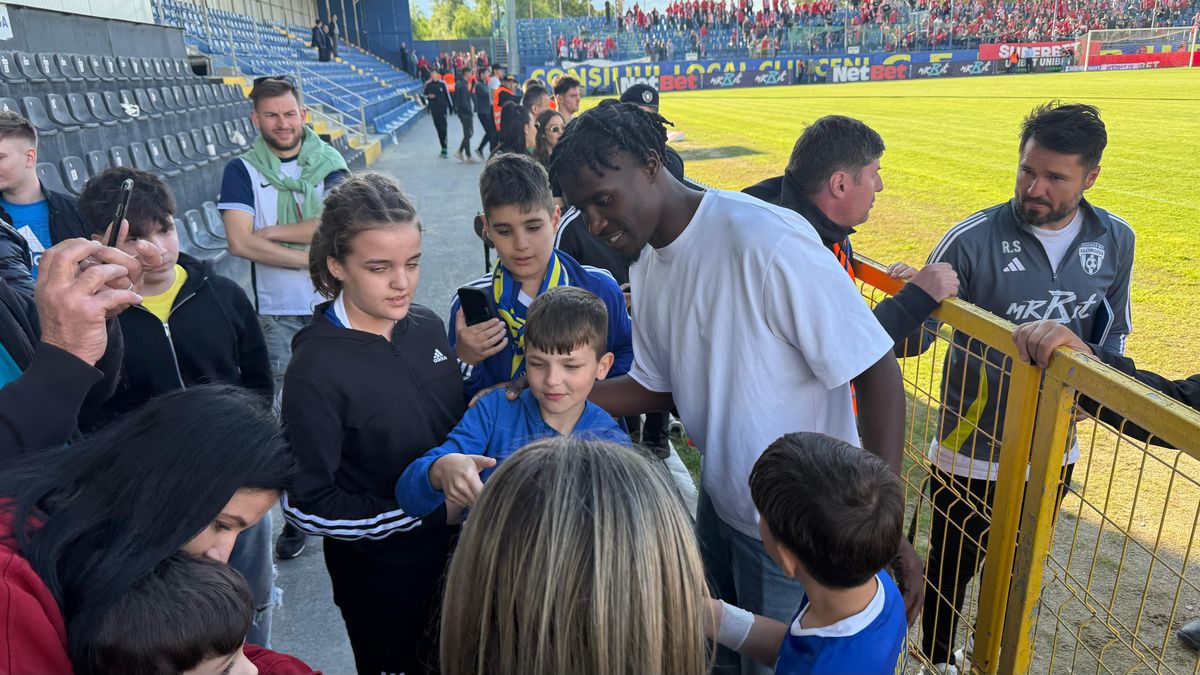 Proaspătul campion cu FCSB a mers la meciul de totul sau nimic din Superligă și a sărbătorit cu echipa câștigătoare!