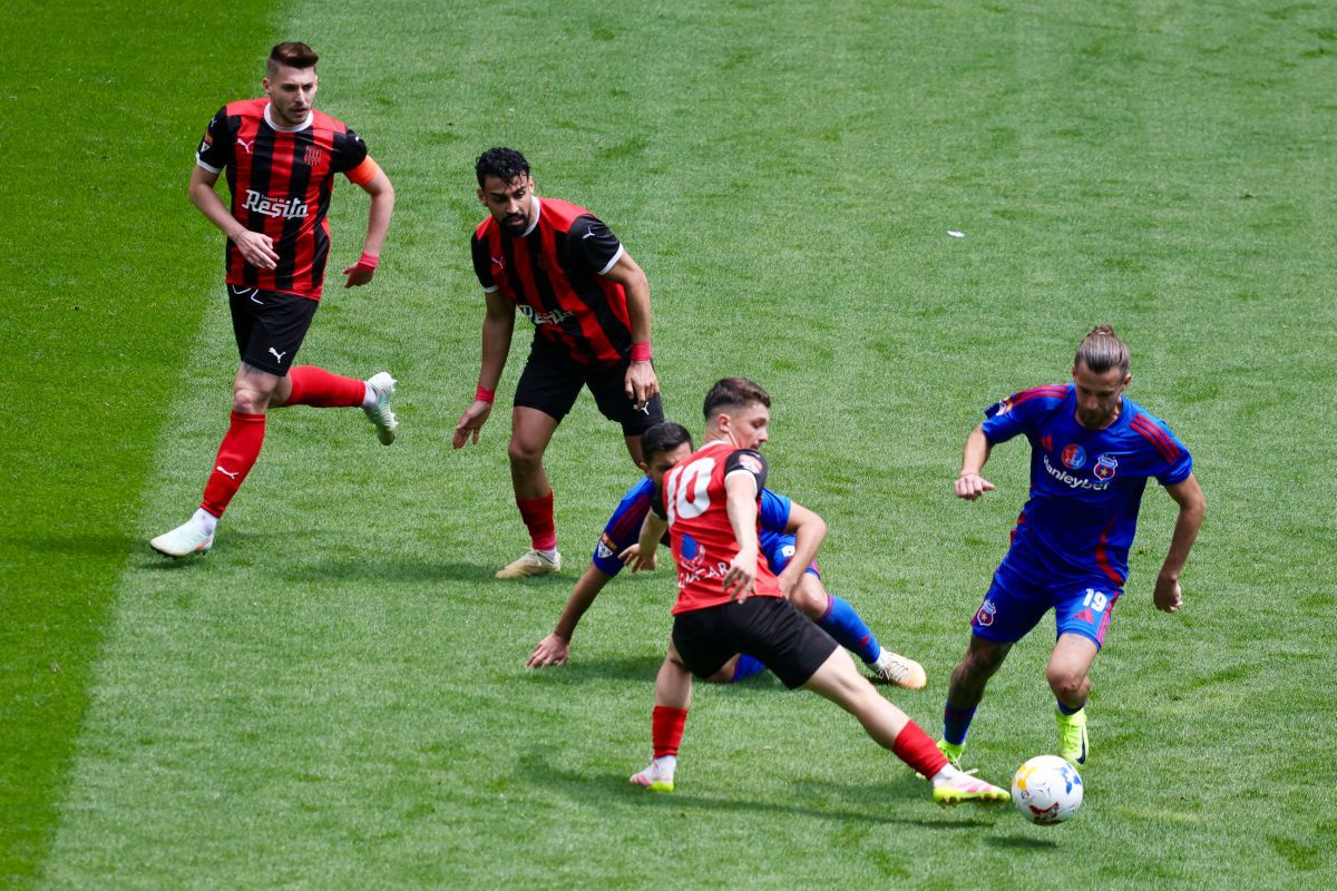 Final de sezon în eșalonul secund: CSM Reșița s-a impus la pas, iar Steaua ratează titlul în Liga 2