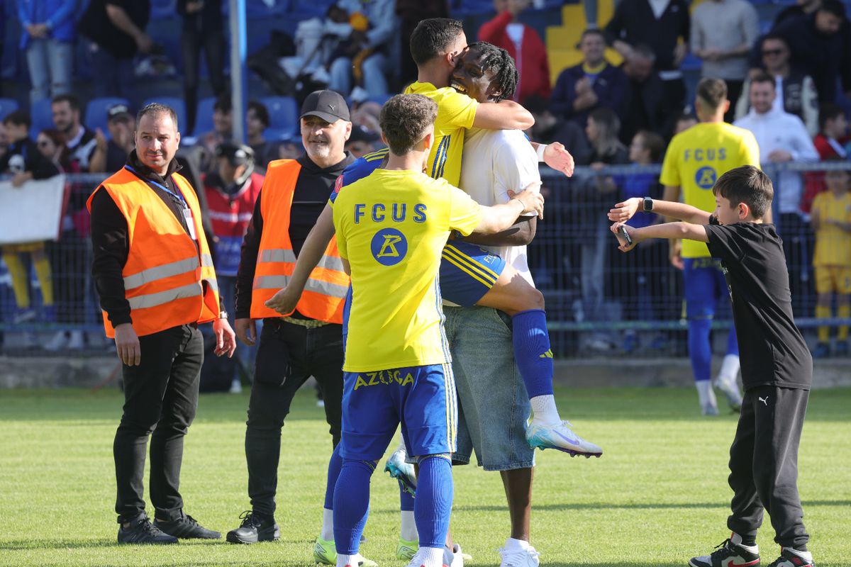 Proaspătul campion cu FCSB a mers la meciul de totul sau nimic din Superligă și a sărbătorit cu echipa câștigătoare!