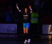 „Thank you, Cristina!” » Neagu și-a încheiat oficial uriașa carieră! Cea mai mare handbalistă a României, omagiată de mii de fani