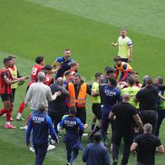 Scenele de la finalul partidei Steaua - Reșița, scor 0-2 / Foto: GSP
