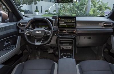 Noua mașină Dacia a fost „prezentată”: imaginile au scăpat pe net » Va fi mai ieftină decât rivalele Kia și Suzuki