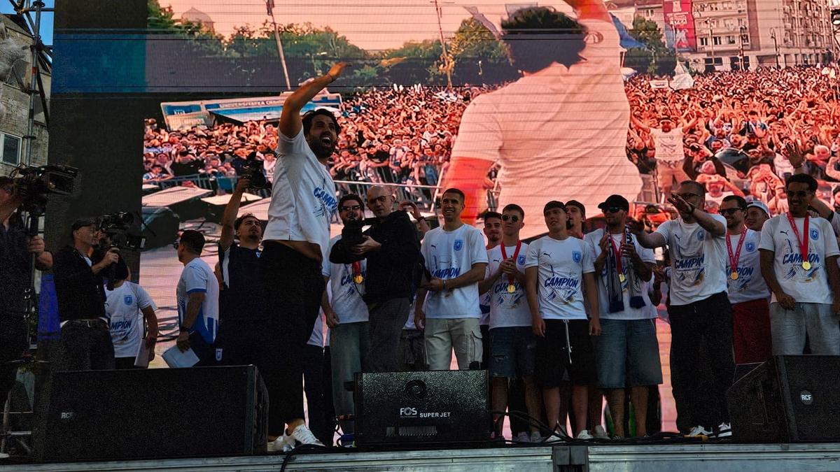 Sărbătoare de titlu în piața „Mihai Viteazul”, din Craiova