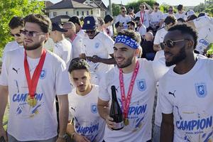 Craiova continuă sărbătoarea » A început turul orașului