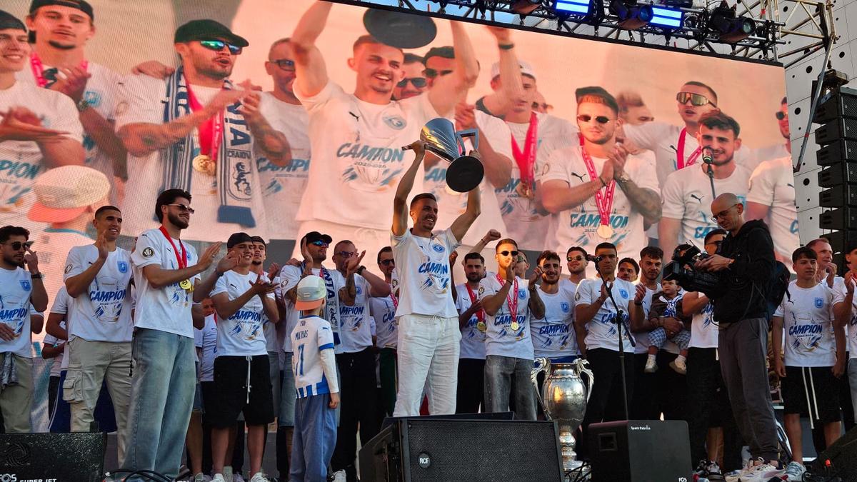 Sărbătoare de titlu în piața „Mihai Viteazul”, din Craiova