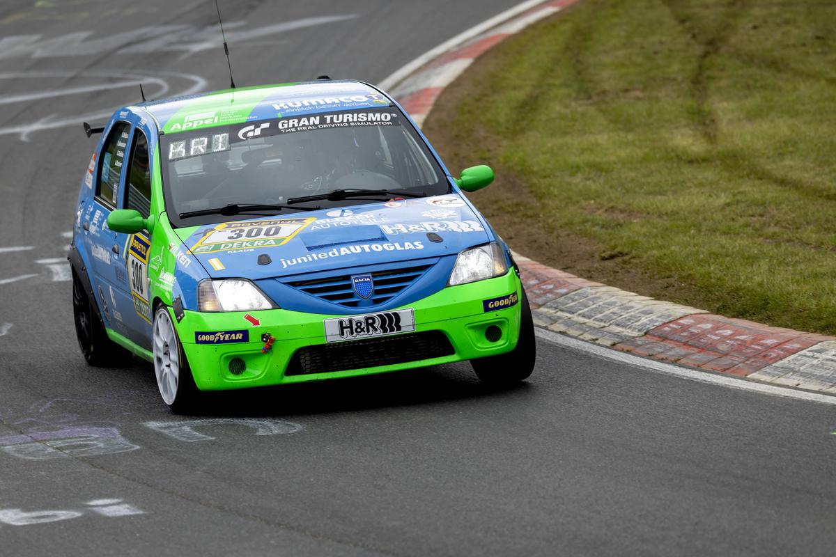 Dacia Logan a cucerit cursa de 24 de ore de la Nurburgring