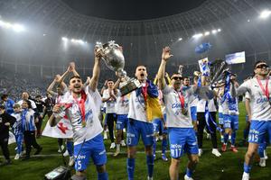 Fotbalistul Universității Craiova este impresariat de cel mai mare star din UFC!