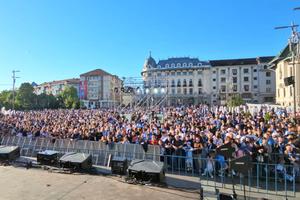 Craiova continuă sărbătoarea » A început turul orașului