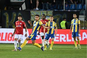 Patru goluri și o eliminare în Petrolul - Oțelul + Tensiune maximă la Farul - Metaloglobus » Aflăm a doua echipă care merge la baraj