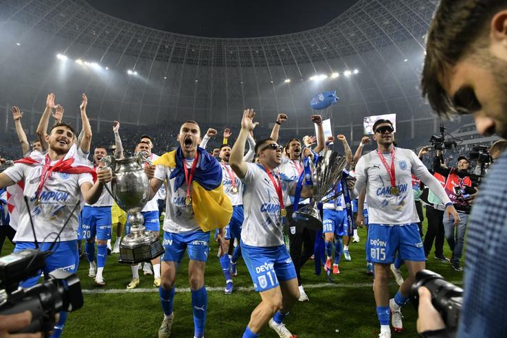 Anzor Mekvabishvili, Oleksandr Romanchuk. Universitatea Craiova a câștigat titlul de campioană în Superligă. Foto: Cristi Preda (GSP.RO)