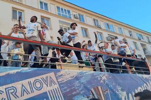 Craiova continuă sărbătoarea » 11.000 de oameni în piață
