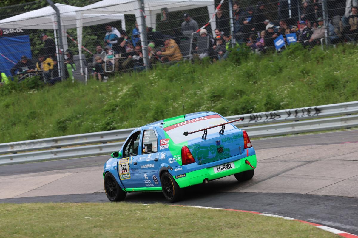 Dacia Logan a cucerit cursa de 24 de ore de la Nurburgring