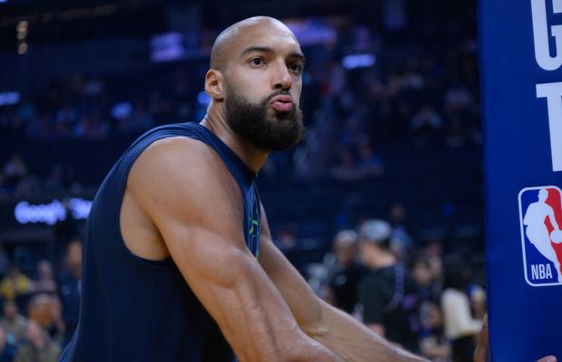 „Armata” impresionantă de oameni care stă în spatele succesului unuia dintre cei mai buni jucători defensivi din NBA