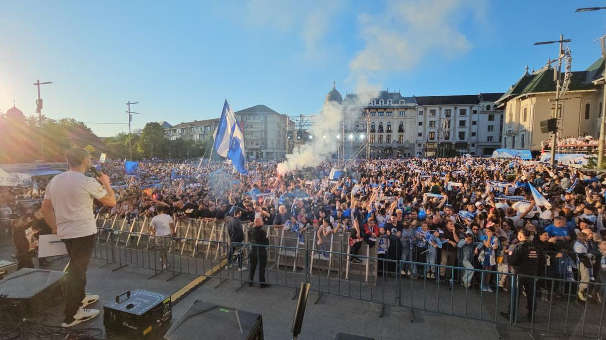 Sărbătoare de titlu în piața „Mihai Viteazul”, din Craiova