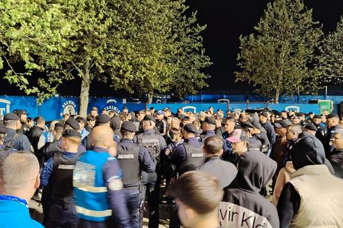 Ultrașii lui Farul Constanța, scandări dure la adresa conducerii și a jucătorilor, la finalul partidei cu Metaloglobus/Foto: Ionuț Coman (GSP.ro)