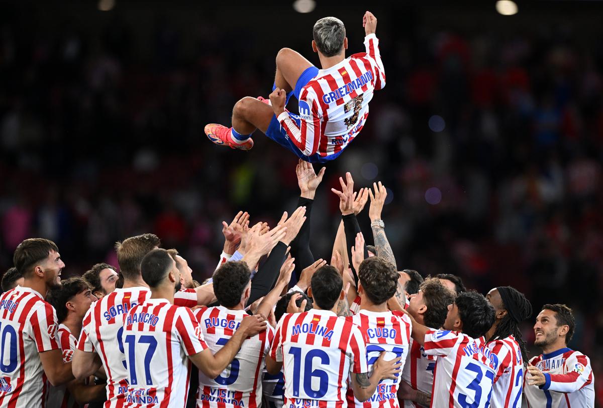 Atletico în lacrimi » Metropolitano și-a luat rămas bun de la legenda Antoine Griezmann: „Am greșit când am mers la Barcelona. Vă cer iertare”