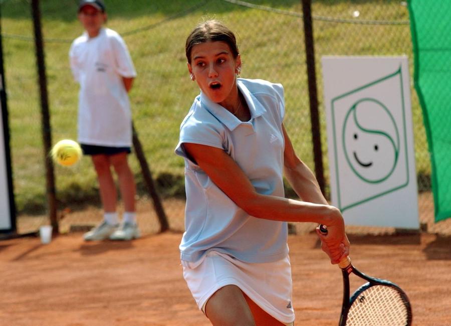 Sorana Cîrstea la 13 ani, la un turneu în Germania Foto: Imago Images Antrenorul cu care Sorana Cîrstea a reușit prima ei finală WTA: „Poate să fie ușor între primele 10”
