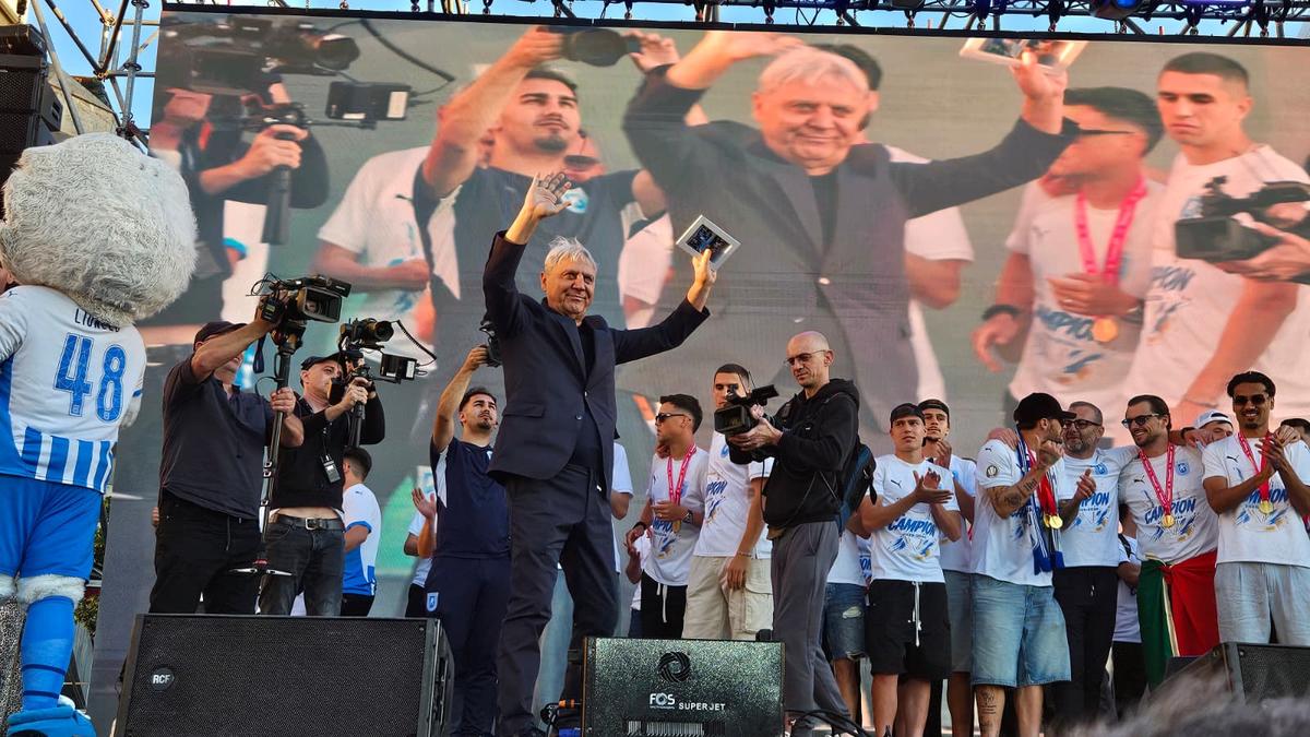 Sărbătoare de titlu în piața „Mihai Viteazul”, din Craiova