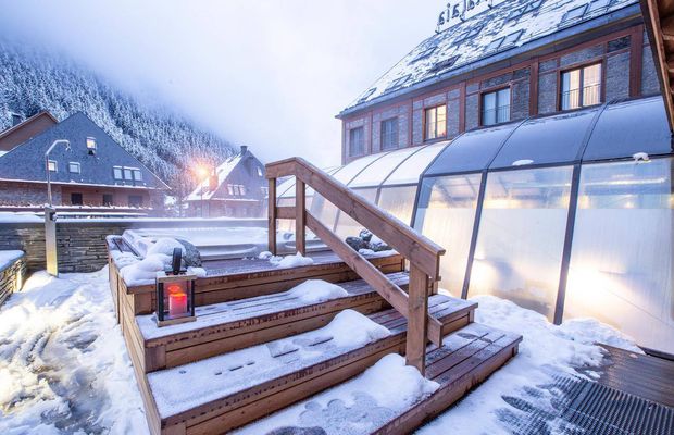 GALERIE FOTO Messi cumpără un hotel de lux în Pirinei » Se bate cu Cristiano Ronaldo pentru turiști