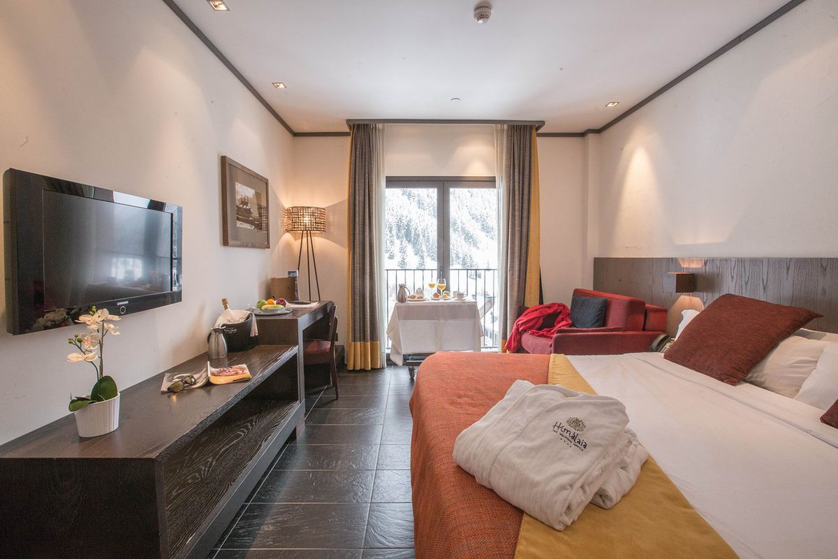 GALERIE FOTO Messi cumpără un hotel de lux în Pirinei » Se bate cu Cristiano Ronaldo pentru turiști