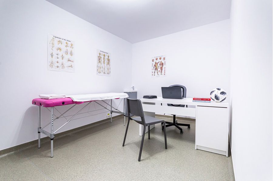 Statul îndelungat pe scaun ți-a provocat probleme? Îți poți recăpăta sănătatea la Kinetic Performance!