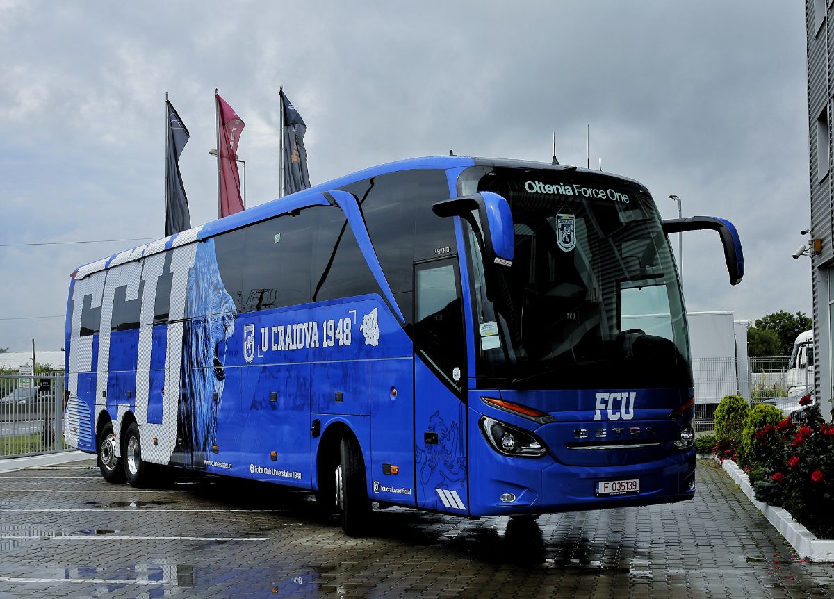 FCU Craiova 1948 și-a prezentat autocarul de peste 500.000 de euro: „E ca un Maybach!” + au transferat un ghanez