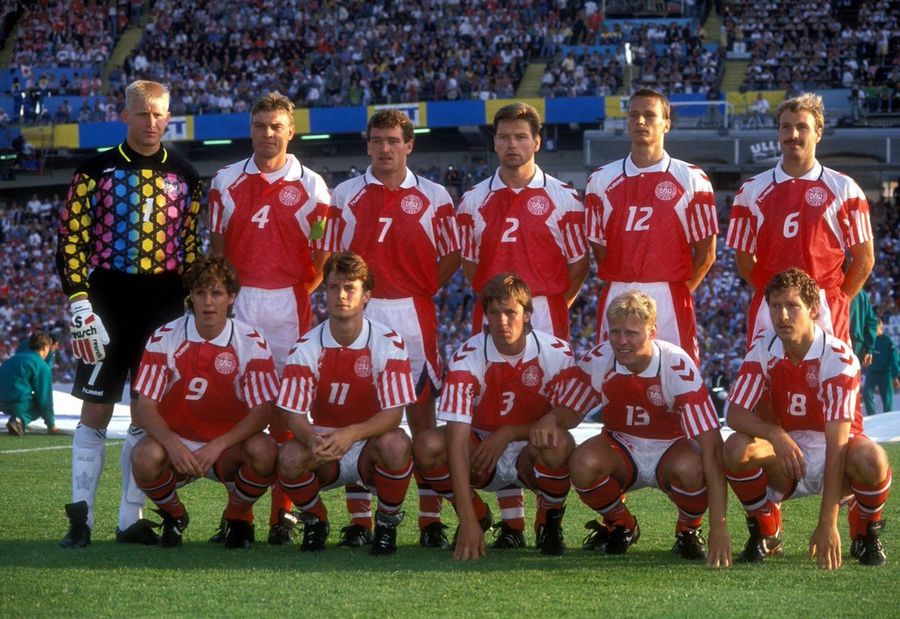 Kim Vilfort (primul din dreapta, rândul de jos), alături de danezi, la Euro 1992 Kim şi Line